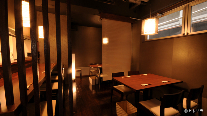 Asakura - 内観写真:ジャズが流れる落ち着いた空間でリーズナブルに本格和食を…