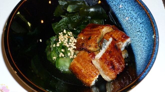 Unashou Honten - 料理写真:鰻の短尺をキュウリとワカメの酢の物で。