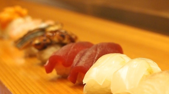 鮨とみ田 - メイン写真: