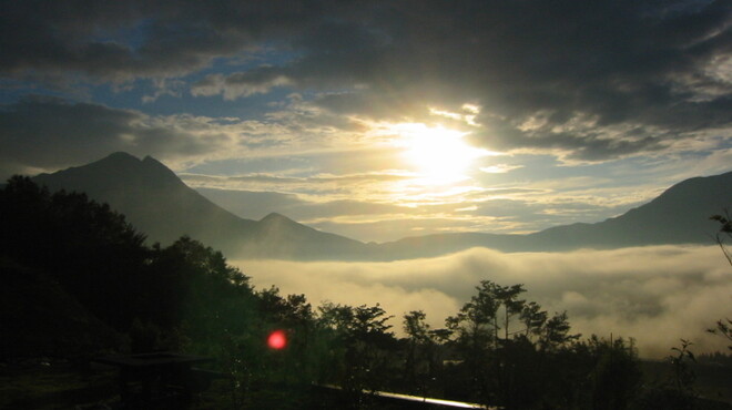 檪の丘 - 外観写真:テラスから見た朝霧です