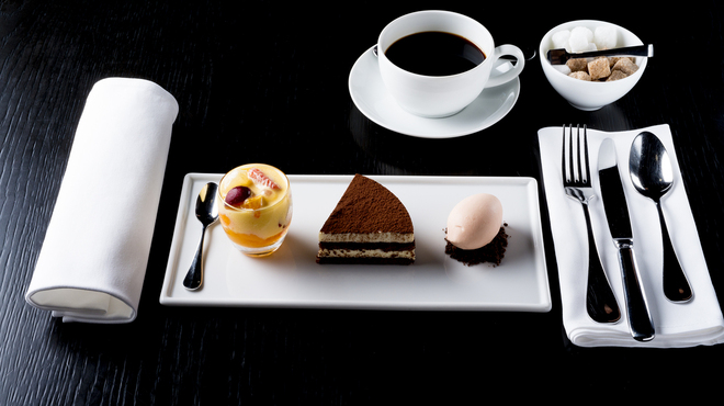 THE COSMOPOLITAN  - メイン写真: