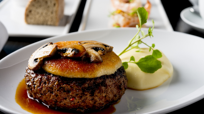 THE COSMOPOLITAN  - メイン写真: