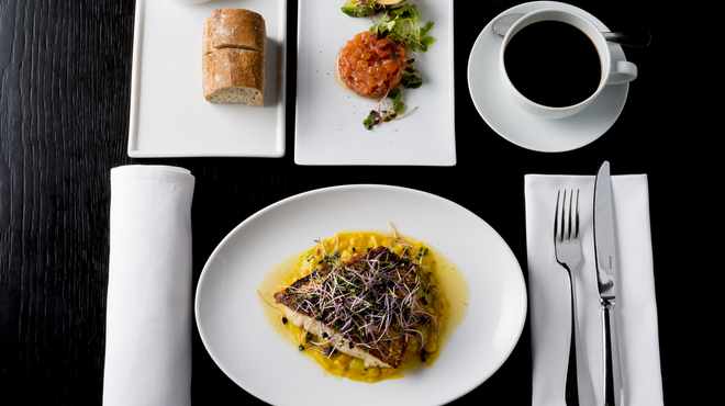 THE COSMOPOLITAN  - メイン写真: