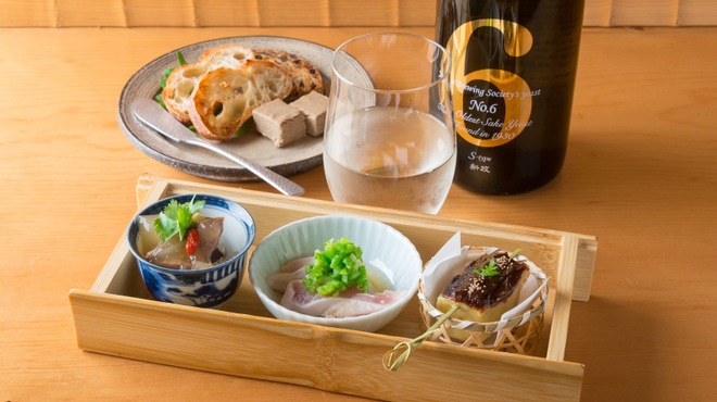 焼鳥 嘉とう - 料理写真:コース前菜（一例）とレバーのパテ