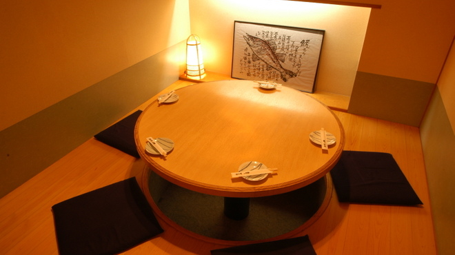 Suitouya - 内観写真:一番人気の6名様用掘りごたつの個室