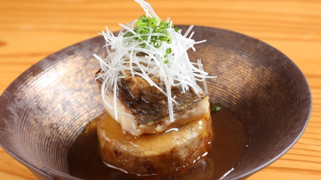 懐石料理 サザエ - 料理写真:京芋と真鯛の煮物