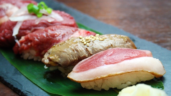 馬かもん　山形店 - 料理写真:おすすめ肉寿司盛り