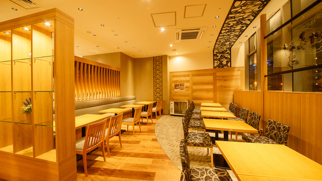 サーモンと海老と日本酒Bar 大衆酒場てっぺん - メイン写真: