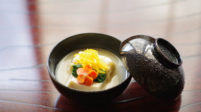 京料理 松正 - 料理写真:煮物椀　白味噌仕立て