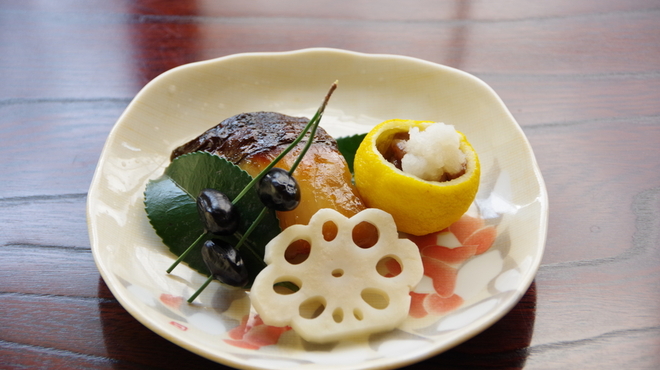 京料理 松正 - 料理写真:鰆西京焼き　酢蓮根　なまこ酢　黒豆煮