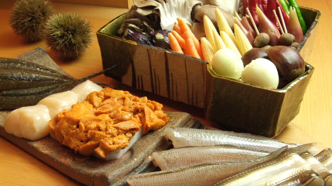 天ぷら 天青 - 料理写真:鍋前がその日に厳選した旬の食材。熟練の技で揚げた素材の美味しさをぜひ。