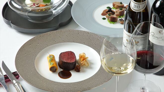 Fine bouche - 料理写真:蝦夷鹿のロティ・ソース・ポアブラード