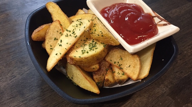 居酒屋バッハ - 料理写真:皮付きポテトフライ