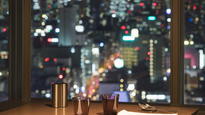 テーブル36 - 内観写真:地上147ｍからの夜景をお楽しみください。