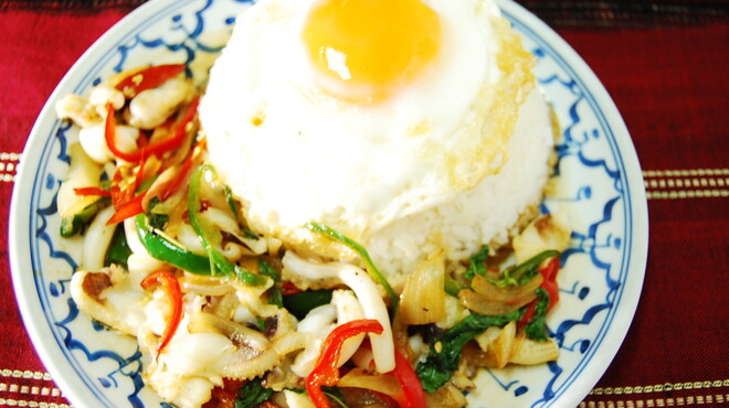 タイ料理専門店　TAI THAI - 料理写真:ガッパオプラムックカイダオ