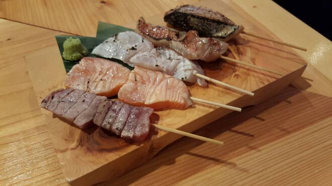 やまよこ鮮魚店 - 料理写真:名物魚串　炙り串