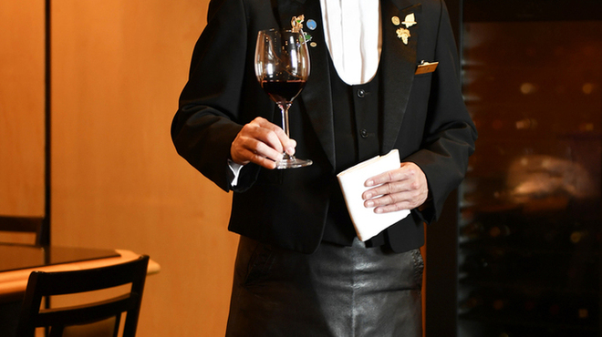 鉄板焼 下野 - ドリンク写真:ソムリエがお料理にあったワインをご提案