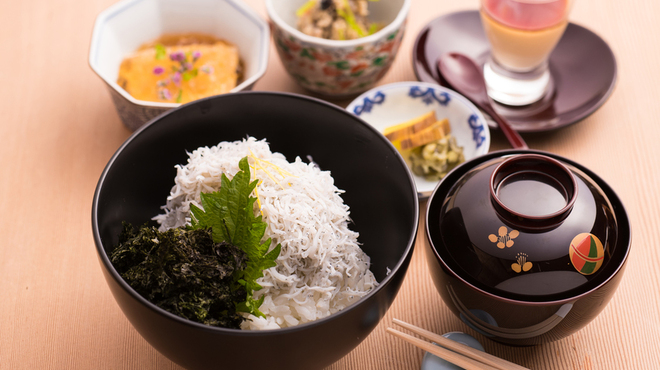お料理 とみやま - 料理写真:釜揚げしらす丼御膳 1480円税込