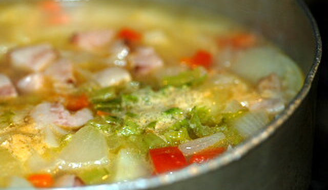 きまぐれ市場 - 料理写真:南仏ならではの野菜たっぷりのスープです!
