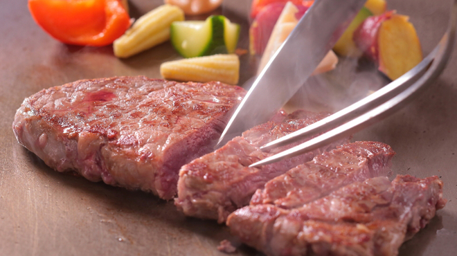 ブッフェレストラン ラフォーレ - 料理写真:【ディナー限定】牛ロースのステーキ