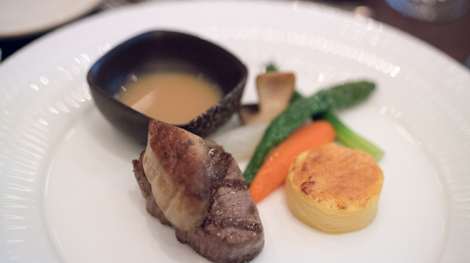 ホテルグランヴィア京都 - 料理写真:2018.4 国産牛フィレ肉のグリエとフォアグラのアンサンブル ふたつの個性が重なる味噌の香り和風ソース