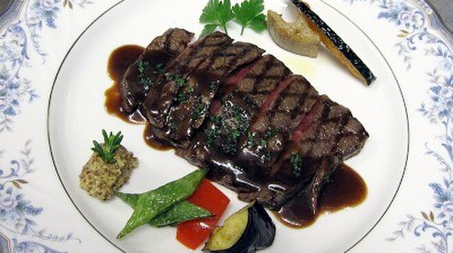 フランス料理 レストラン大澤 - 料理写真:黒毛和牛A5・熟成赤身肉の網焼き(部位・クリミ) 