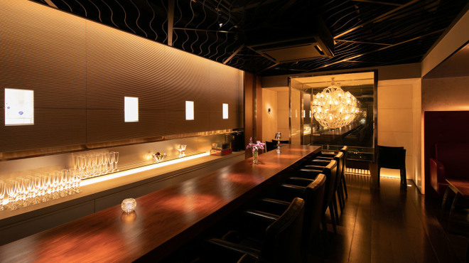 B bar Marunouchi - メイン写真: