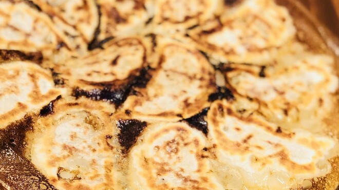 とんこつ鍋と餃子 縁楽 四条（京都市営）/居酒屋 [食べログ]