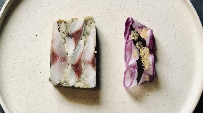 エピキュリアン - 料理写真:駿河湾の鯖　レアな状態に軽くスモーク　焼きなすとのプレステリーヌ