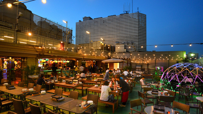 横浜モアーズ 食べ放題bbqビアガーデン Yokohama More S q Beer Garden 旧店名 アロハテーブル ハワイアン ビアガーデン 横浜 ビアガーデン ネット予約可 食べログ