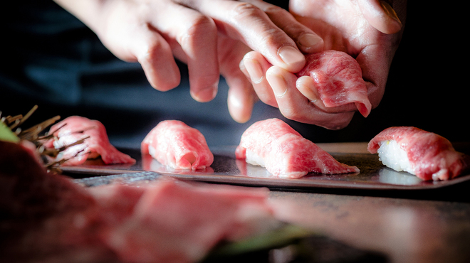 炭火焼肉・にくなべ屋 神戸びいどろ - メイン写真: