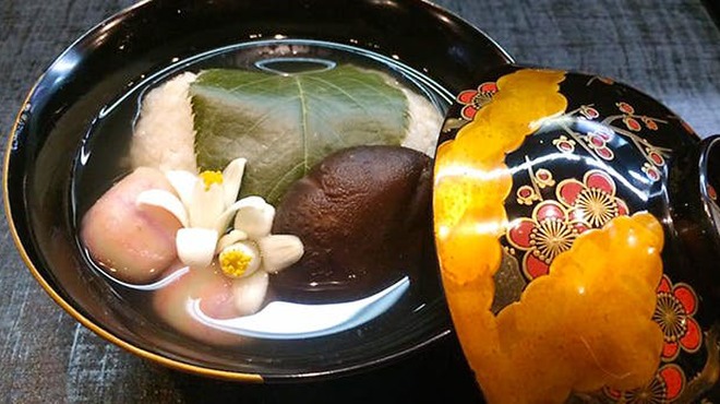 高麗橋桜花 - 料理写真:月替りの煮物椀はおまかせ料理の華です。