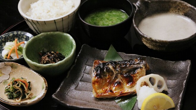 とろろや - メイン写真: