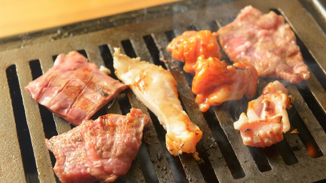 焼肉酒場よんちゃん - メイン写真: