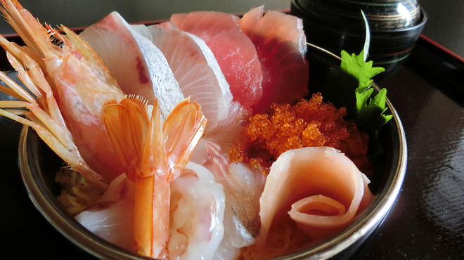 いかだ荘 山上 - 料理写真:海鮮丼