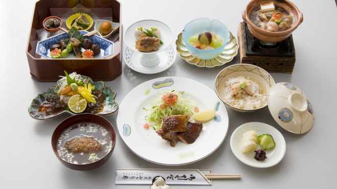 とり要 - 料理写真:写真は12,000円料理の一例です。