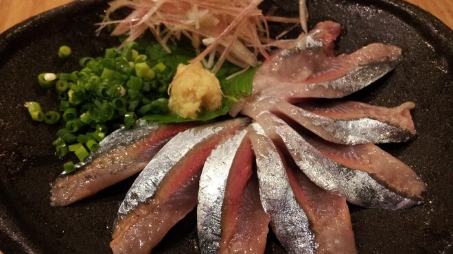 Oyaki Shishimaru - 料理写真:秋の味覚！秋刀魚の刺身