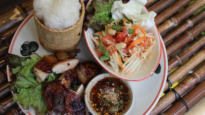 タイ東北料理イサーンキッチン - メイン写真: