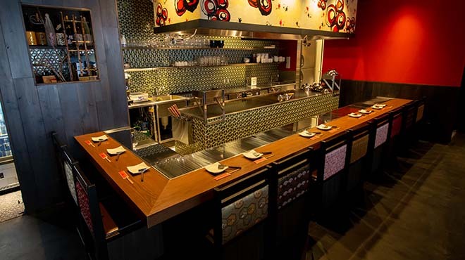 Okonomiyaki Teppanyaki Pachipachi - メイン写真:内観カウンター