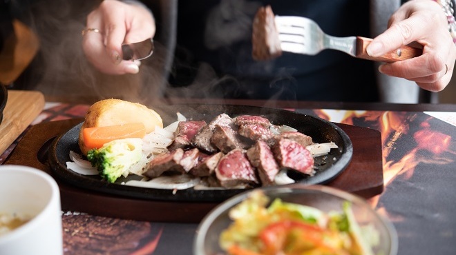 薪焼きハンバーグと厚切りステーキ　薪たま - メイン写真: