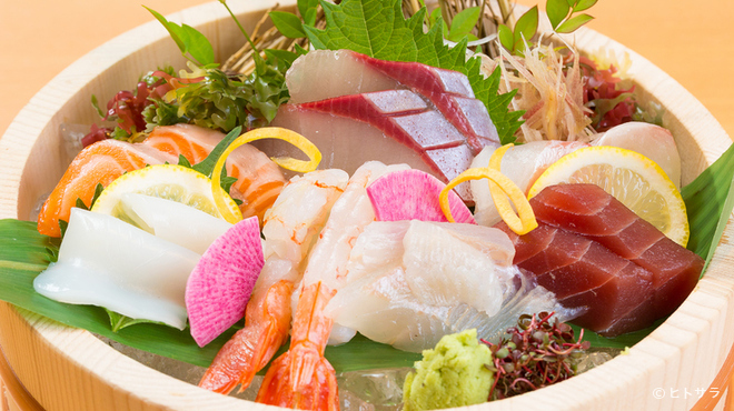 Shokusai Yumekichi - 料理写真:鮮魚を満喫！『おけ盛り七種（ひらめ・はまち・サーモン・赤えび・たい・いか・めばち）』