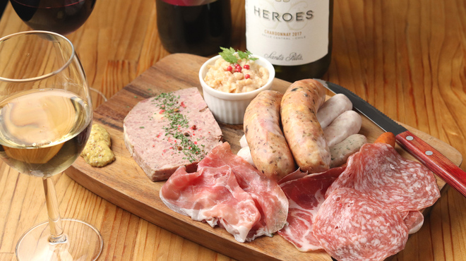 イタめし酒場 viva - メイン写真: