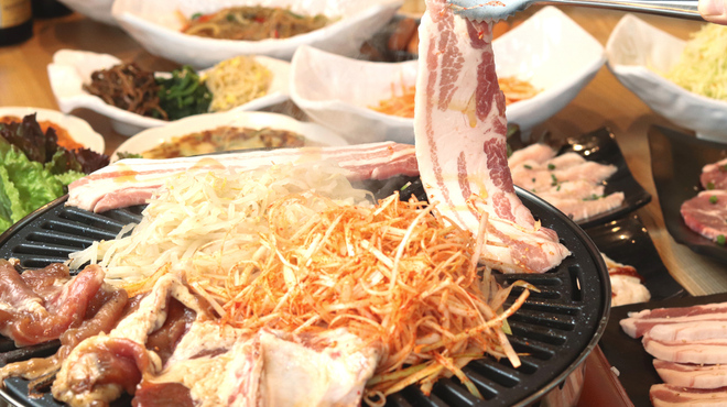 焼肉・韓国料理YAKU・YAKU食堂 - メイン写真: