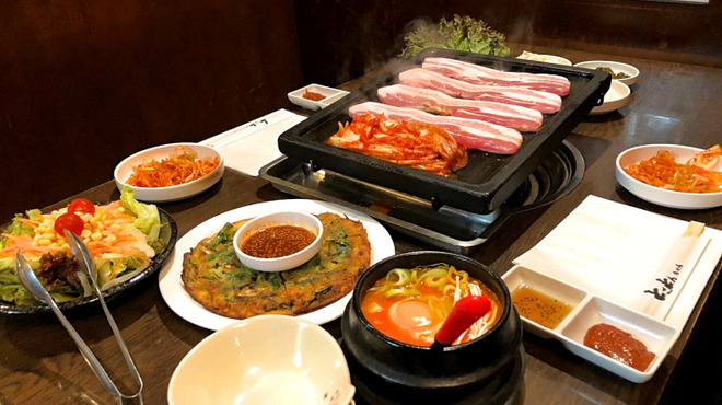 とことんちゃん 新宿西口 韓国料理 ネット予約可 食べログ