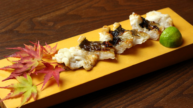 nihonshuba-ohako - 料理写真:当店名物伝助穴子の白焼きは必食の逸品