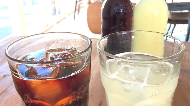 ニコル食堂 - ドリンク写真:オーガニックコーラ&リモナータ