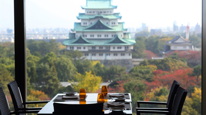 コンテンポラリー・ダイニング クラウン - メイン写真: