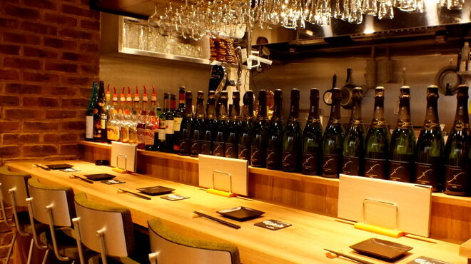 府中餃子バル あわ屋 - メイン写真: