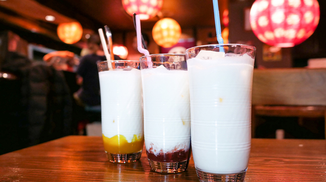 スープカリー専門店 奥芝商店 - ドリンク写真:自家製各種フルーツラッシーもご用意しています！