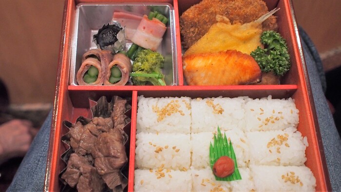 大阪 ターミナルで手に入る幕の内弁当 ７態 食べログまとめ